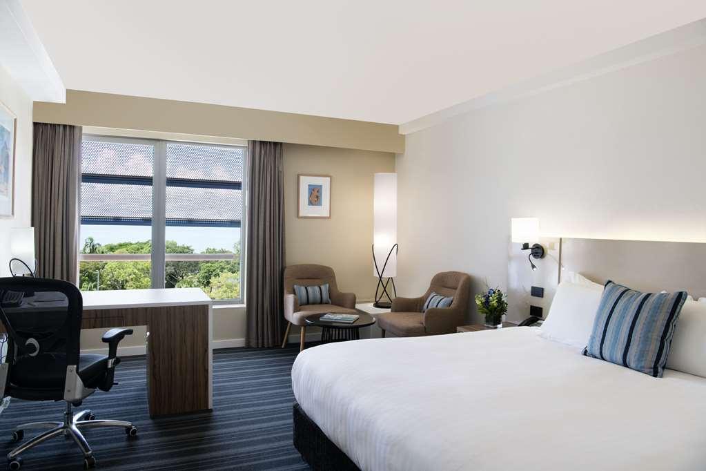 Doubletree By Hilton Esplanade Darwin Otel Oda fotoğraf