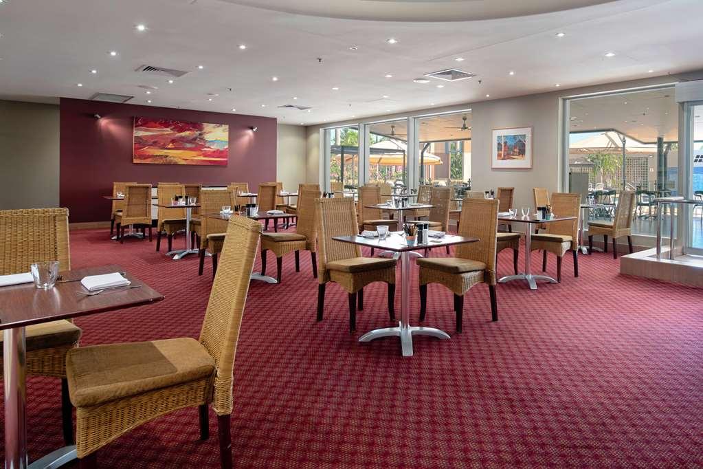Doubletree By Hilton Esplanade Darwin Otel Restoran fotoğraf